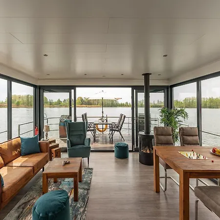 Hausboot Am Prerauer Stich In Botel Zehdenick