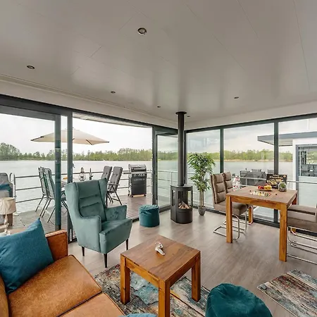 Hausboot Am Prerauer Stich In Botel Zehdenick