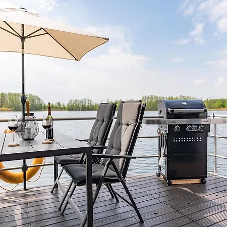 Hausboot Am Prerauer Stich In *