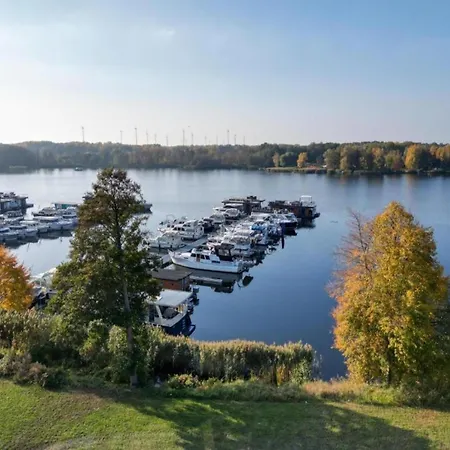 Hausboot Am Prerauer Stich In * 자흐데니크