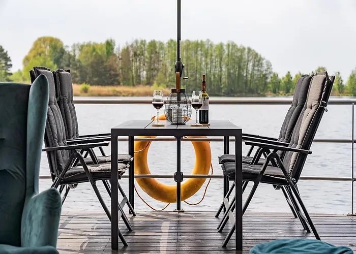 Hotel en barco Havel Houseboat Serenity