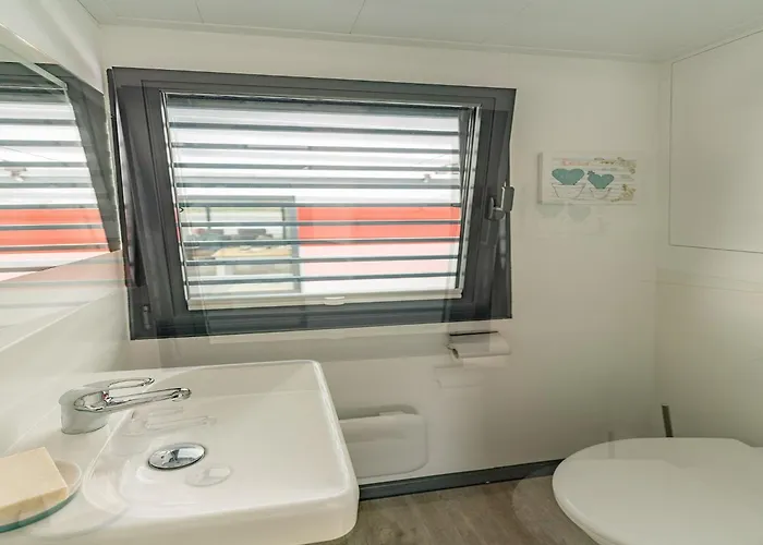 Havel Houseboat Serenity Zehdenick