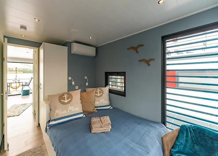 Havel Houseboat Serenity Hotel en barco