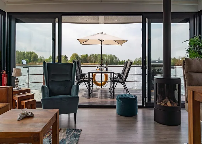 Havel Houseboat Serenity Hotel en barco *